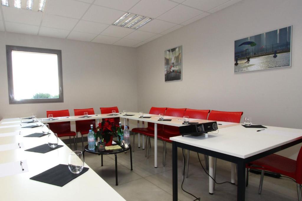 Auberge FlyZone Lézignan-Corbières Extérieur photo